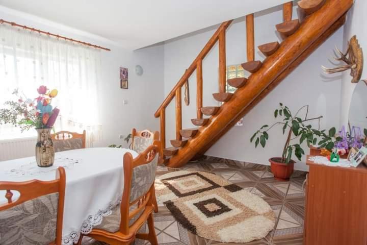 Casa Prundari Nicu Si Mirela Hotel Poiana Teiului ภายนอก รูปภาพ